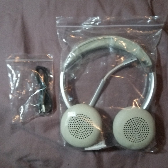 Earbay Wireless Headset with Microphone - Blue - Picture 2 of 3